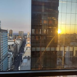 Calle Corrientes, mirada al río!